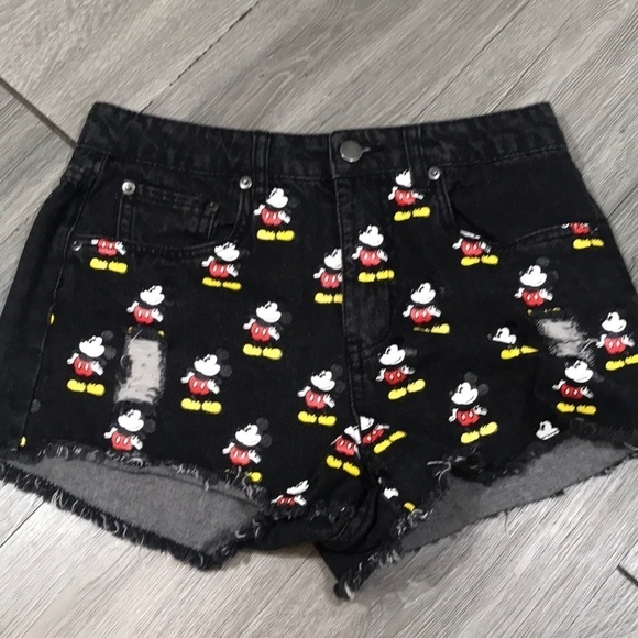 Disney Mickey Mouse Printed Black Fray Hem Denim Shorts size 27 - Picture 1 of 7
